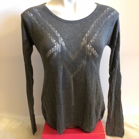 🦄2/$20 Express Grey Heart knit Sweater! - Picture 1 of 2